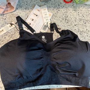 Kindred Bravely Pumping Sports bra